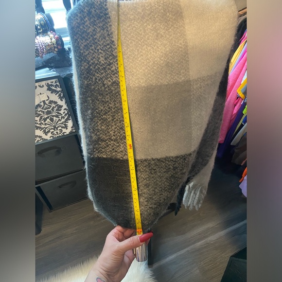 NWT Janice Apparel Poncho-One Size - Picture 10 of 11